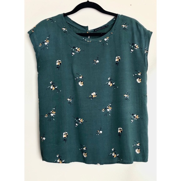 Abercrombie & Fitch Tops - Abercrombie & Fitch Button Back Top